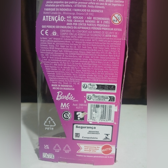 Fashionistas Ken Fashion Doll #212 with Prosthetic Leg, Los Angeles Jersey (NEW) - Picture 7 of 11